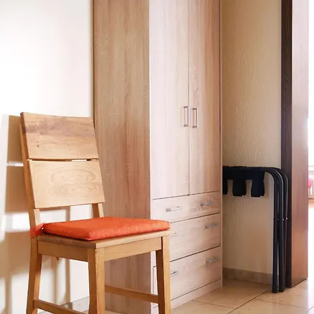 فيرينفونونغ والتر شقة