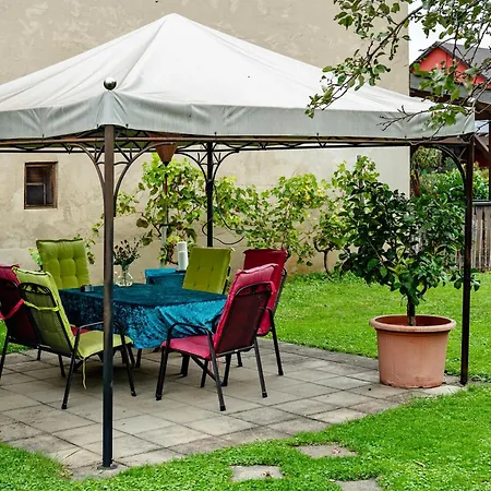 فيرينفونونغ والتر شقة